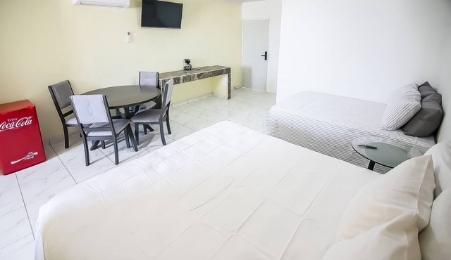 OYO Hotel Plaza Las Torres, Cabo San Lucas