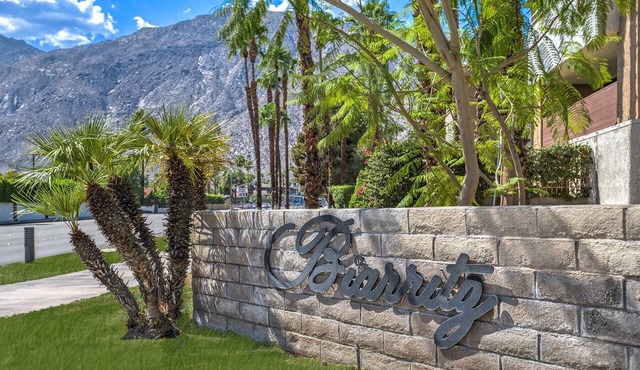 Palm Springs Condo in Biarritz w/Large Swimming Pool, Spa & Tennis Courts - Bi