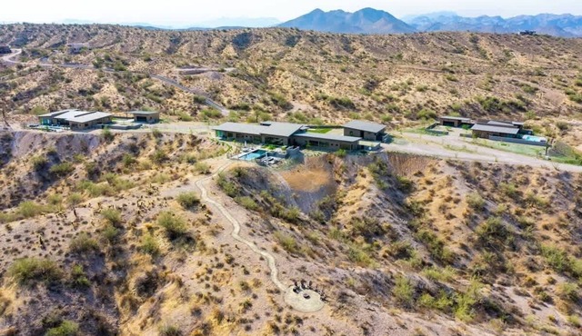 Paradise Canyon-3 Estates+Casita w/Horse Stables