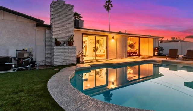 Parkway Pearl by ASU | Heated Pool, Fire Pit, Putt