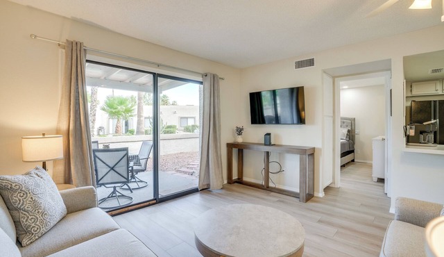 Patio + Pool Access: Golf Getaway in Peoria