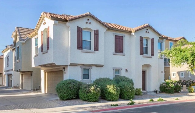 Peaceful Gilbert Townhome