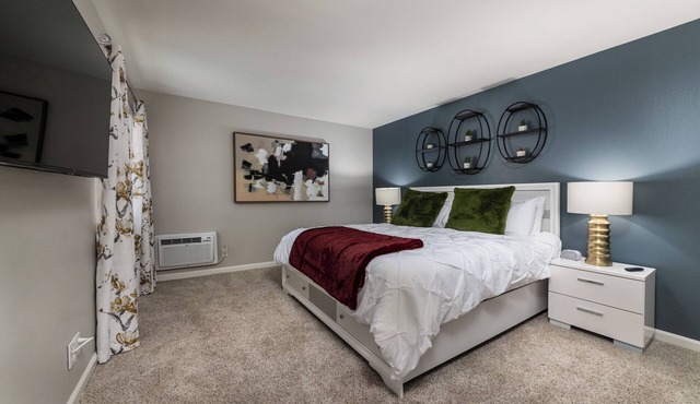 Peaceful King Suite near FSAC & Proactive Sports w/Gym Access & 1 Gig WiFi