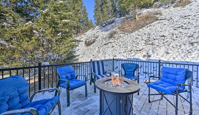 Peaceful Superior Home w/Fire Pit & Mtn View