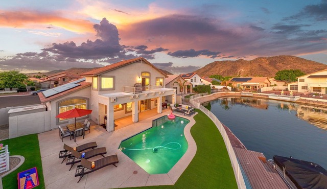 Peaceful Waterfront Retreat w/Heated & Chilling Pool option/4BR/3BA