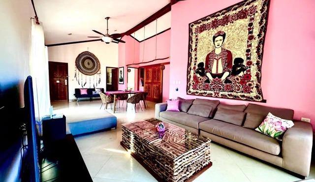Penthouse Lovely large 2 Bed, Walk to cenote & free access to Yal ku lagoon