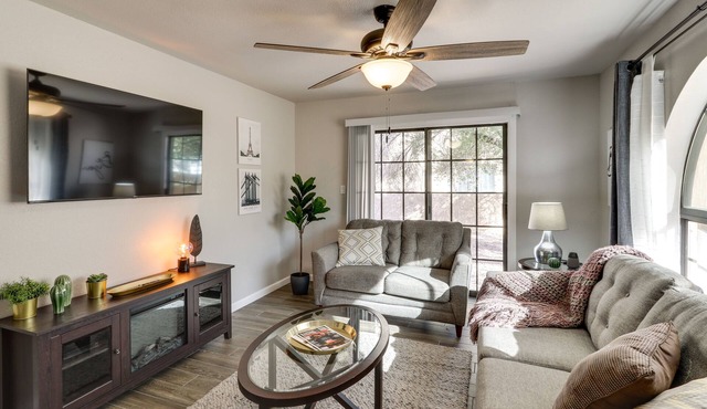 Pet-Friendly Casa Grande Townhome: Screened Atrium
