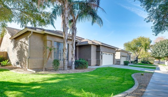 Pet-Friendly Chandler Home w/Heated Pool - MTR