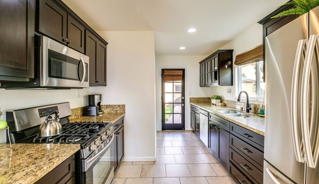Pet-Friendly Long Beach Bungalow w/Patio & Yard