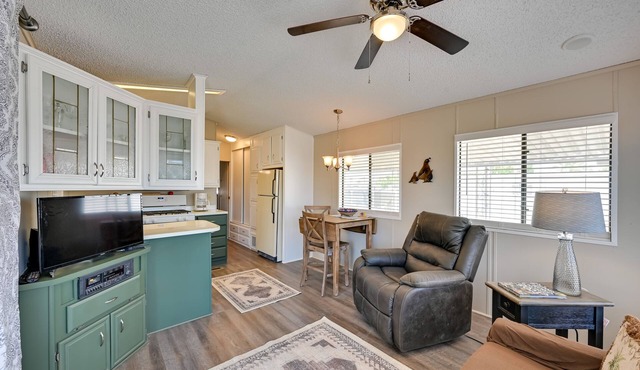 Pet-Friendly Vacation Rental in Yuma with Grill!
