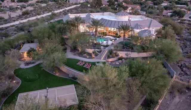 Pickleball+Theater+Gym+Heated Pool+Estate