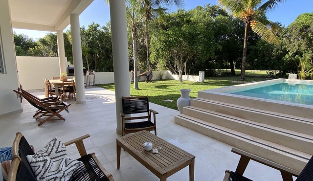 Pleasant Villa with pool 5 minutes walk from the beach!