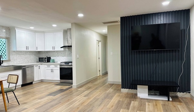 Pomona Spacious Fun Cozy Home