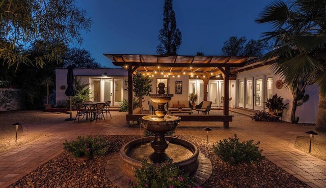 Pool & Hot tub! Sam Hughes University Lux!Walkable