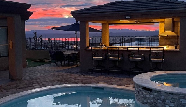 Pool, Lake Views, Boat Parking, Fire Pit & Outdoor Kitchen!