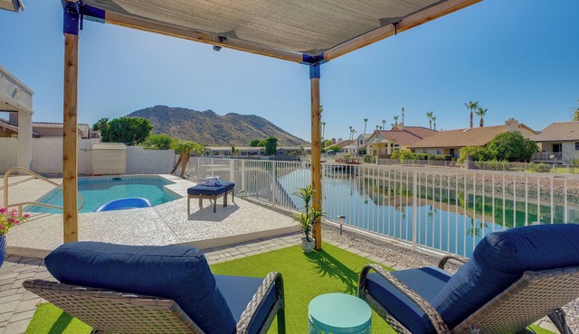 Pool + Lakefront: Upscale Glendale Getaway