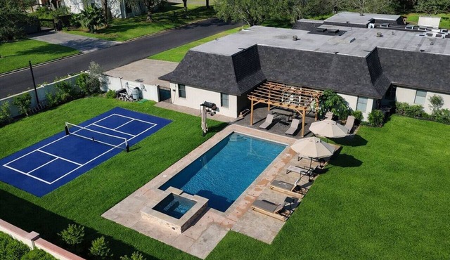Pool, Pickleball & Epic Game Room | Lake James