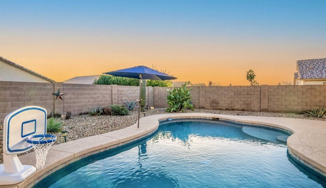 Pool! Workout Room, Treadmill, Grill, Pet Friendly!