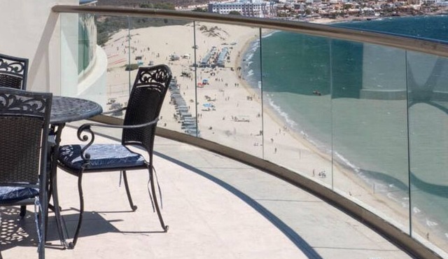 Premier Playa Blanca Penthouse 1410: 3 BR,3BA,Beachfront,Terrace,Hotel Service