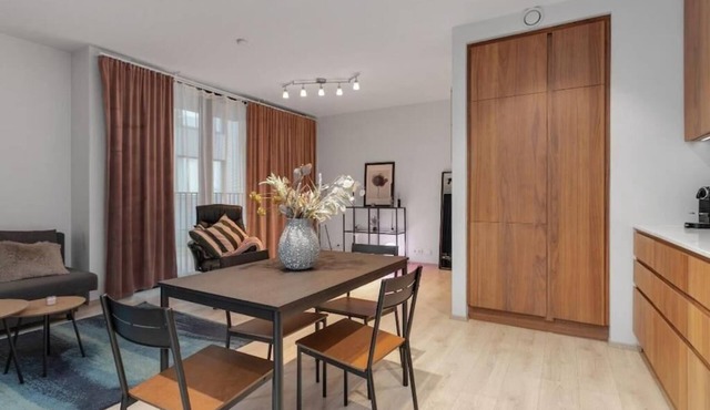 Premium Downtown Queen Apartment KARTULI