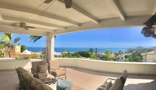 Private 2nd Floor Suite w/outdoor kitchen. Sweeping Ocean Views. Max. 2 people