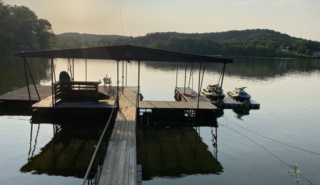 Private 42-Acre Lakefront Retreat w/Dock, Kayaks, Creek & Trails