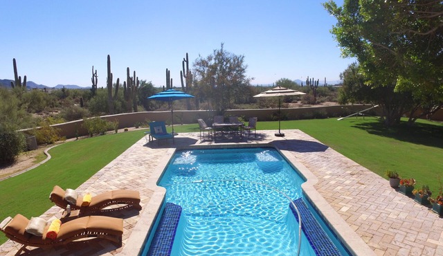Private Contemporary Adobe on 5 Acres, Beautiful Mountain Views, Salt Water Pool