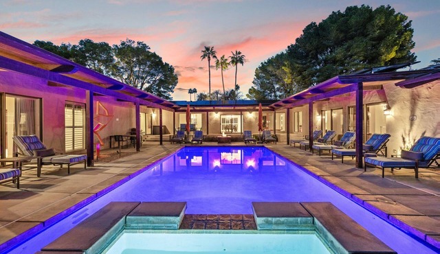 Private Dual Tennis and Pickleball Court! Mountain Views!