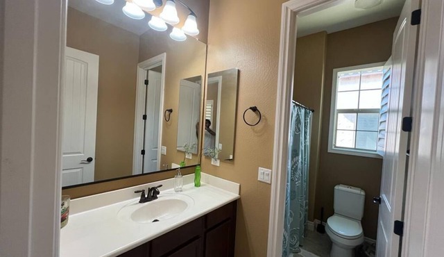 Private entrance, stand alone Casita with attached bath