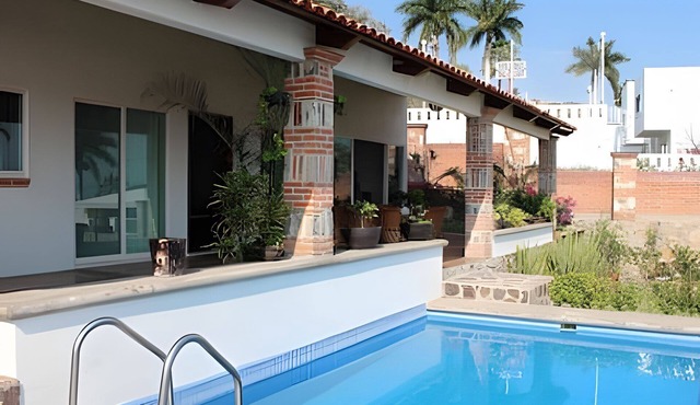 Private HEATED Pool - Lake View House - Golf Club