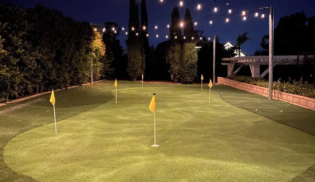 Private modern barn custom home, mini golf, ping pong.Best location.