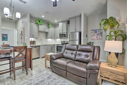 Private Patio: Edinburg Couple's Retreat!