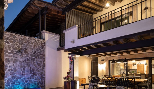 Private Pool, Elegant La Escondida 5BR