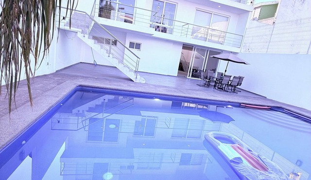 Private Pool 4BR 5.5 Baths Secure Upscale