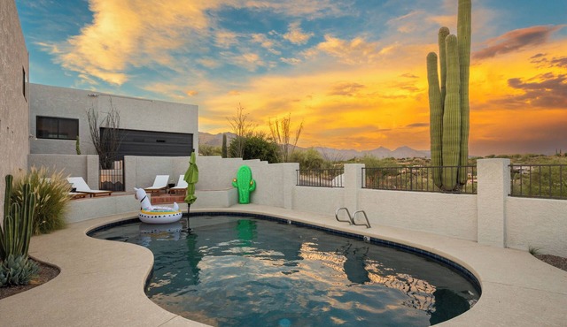 Private Pool Oasis Desert Views Game Room