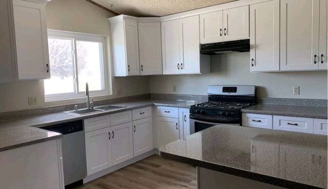 Private room with shared bath/kitchen! Affordable and convenient!