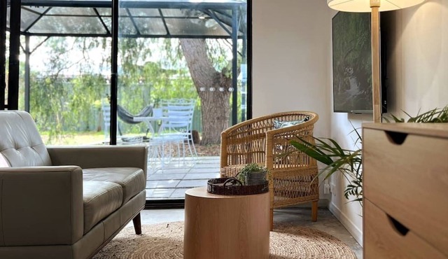 Private Rustic Studio Guesthouse in Rockingham