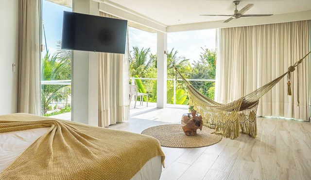 Private. villa | private pool | canal access