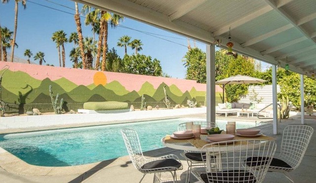 Psychedelic Springs - Step Into a Dream: Vibrant, Artistic Retreat in Palm Springs