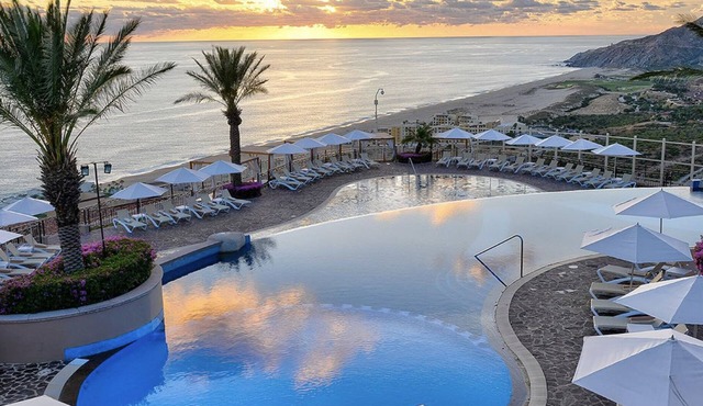 Pueblo Bonito Sunset Beach Junior Suite w/Ocean Views and Large Balcony