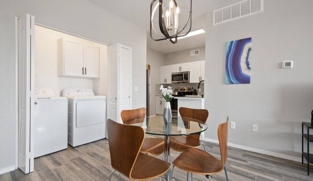 Pure Suites Ascent 2 Bed Gym Pool Cabana in Phoenix