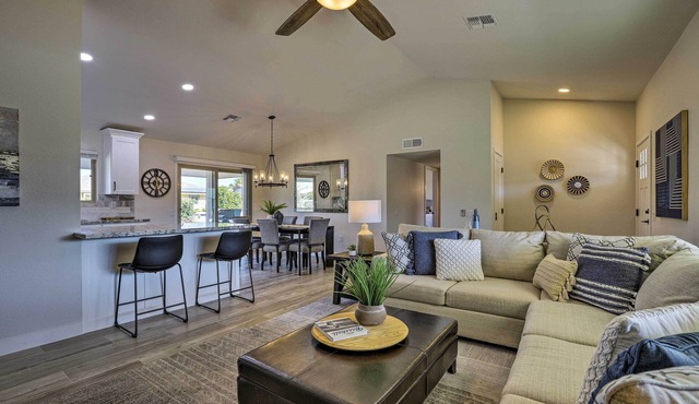 Putting Green, Grill: Home in Sun City West!