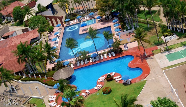 Qualton Club Ixtapa - All Inclusive