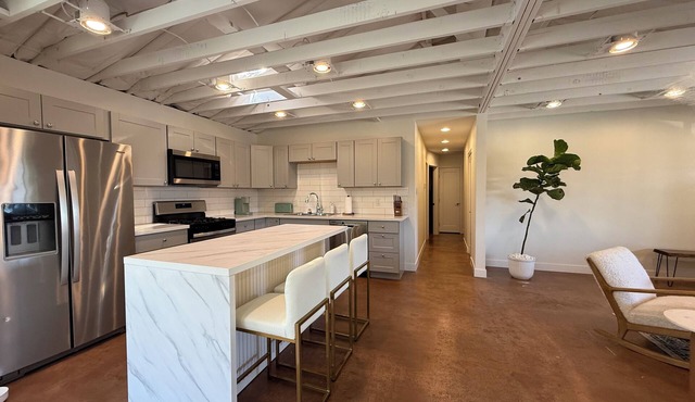 Quiet 3BR Home in South Scottsdale – Pool, Pet Friendly, Near Tempe & Old Town