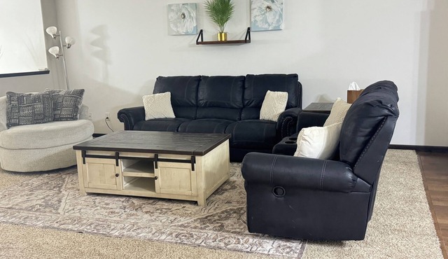 Quiet Comfort · Spacious Home with Hot Tub & Cozy Vibes