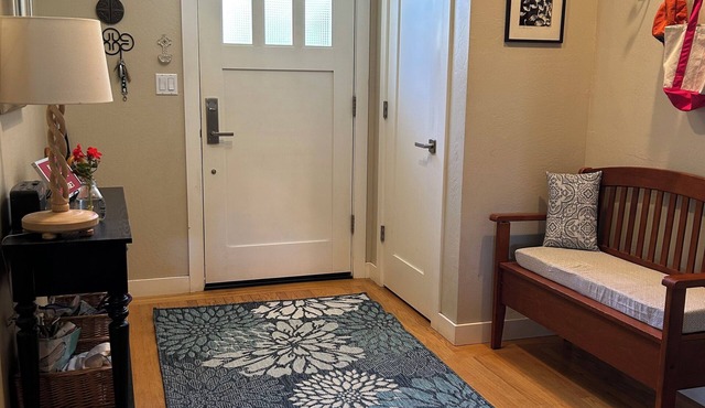 Quiet convenient 3-bedroom home San Bruno close to SFO.location!