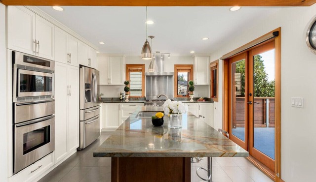 Quiet Modern Dundadrave Oasis in West Vancouver