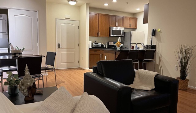 Quiet Two Bedroom Downtown LA w/incredible amenities!