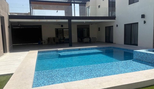 Quinta Ideal for Families: 4 Bedrooms, Swimming Pool, Jacuzzi and Billiards