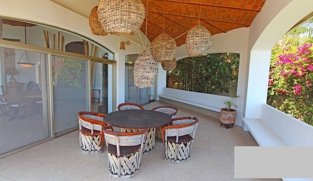 Rare Lakefront Luxury for longterm rental